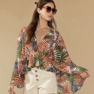 NWT Francesca’s Larissa palm print kimono blouse size large